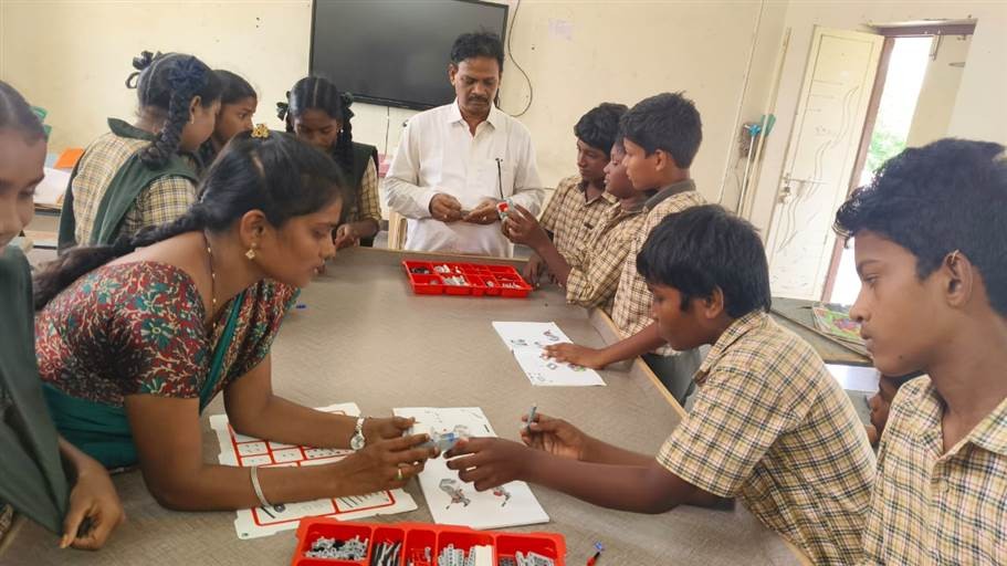 Teaching Robotics 10